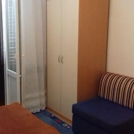 Katija Мали-Стон